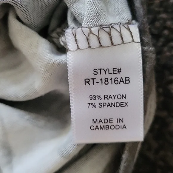 Zenana 3/4 Sleeve Camo Top - Picture 3 of 4